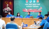 'Chiến sĩ nhỏ Điện Biên' trải nghiệm đẩy xe đạp thồ, kéo pháo
