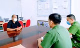 Bắt đối tượng say xỉn 'thông chốt' kiểm dịch, đánh CSGT