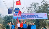 Sắc xanh thắp sáng đường biên