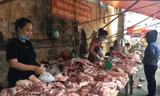 Giá thịt lợn, cam canh ‘nhảy múa’ ngày 28 Tết 