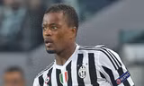 M.U đã chèo kéo Evra trở lại Old Trafford.