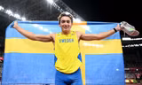 Kỉ lục gia thế giới lần đầu giành HCV nhảy sào Olympic
