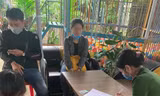 Hai vợ chồng đi tiêm "chui" vắc xin bị công an bắt quả tang