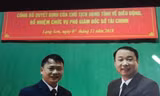 Lãnh đạo UBND tỉnh Lạng Sơn trao quyết định bổ nhiệm cho ông Đỗ Đức Thịnh (bìa trái). Ảnh: Thùy Linh