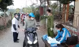 Người dân Bắc Giang khai báo y tế