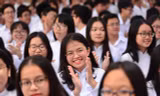 Teen được miễn giảm học phí, TP.HCM có thể kéo dài thời gian năm học, sử dụng sách điện tử