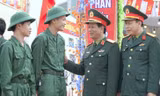 Rộn ràng ngày hội tòng quân, tiếp sức thanh niên Phủ Lý lên đường nhập ngũ 