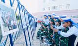 Rộn ràng tiếng cười trẻ thơ ở Trường Sa và căn cứ quân sự Cam Ranh 