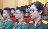 Giúp sĩ quan trẻ và đoàn viên thượng tôn pháp luật, tránh xa tệ nạn