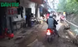 Làm xiếc trên đường... ghép ván giữa Thủ đô