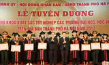 Lễ tuyên dương thủ khoa tốt nghiệp xuất sắc năm 2017(ảnh minh hoạ).