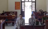 Bị cáo Quý và Liên nghe tuyên án. Ảnh: Minh Thảo