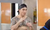 Ưng Hoàng Phúc bán nude khoe cơ bụng 6 múi săn chắc ở tuổi 40