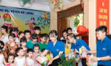 Trung thu đong đầy yêu thương đến với trẻ em mồ côi