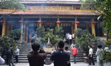 Giáo hội Phật giáo Việt Nam cho phép các chùa hoạt động bình thường, tạm chưa đón khách quốc tế và Việt Kiều. Ảnh: HOÀNG MẠNH THẮNG