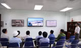 Người dân cùng tham gia giám sát công tác bảo vệ môi trường ở nhà máy nhiệt điện Vĩnh Tân.