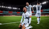 Ronaldo chạm mốc 900 bàn, tạo kỷ lục vô tiền khoáng hậu