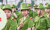 Thiếu nhi Cần Thơ học làm chiến sĩ Công an nhân dân