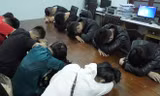 Nhóm thanh niên nam nữ tại cơ quan điều tra