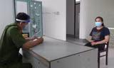 Tự cấp giấy đi đường sai quy định, đánh cán bộ công an tại chốt kiểm dịch