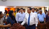 Chủ tịch Quốc hội thăm, tặng quà Tết tại Cần Thơ