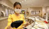 Sau tuần “chao đảo”, giá vàng tăng gần 1 triệu đồng/lượng. ảnh Như Ý