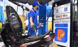Bộ Tài chính thông báo giảm thuế nhập khẩu và tăng chi phí định mức xăng dầu. 