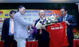 HLV Park Hang Seo trong Lễ ký kết hợp đồng với VFF ngày 11/10.