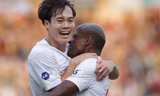 Văn Toàn mở tỉ số trong chiến thắng 2-1 của HAGL trước Bình Định chiều 14/3. Ảnh: Hữu Phạm 