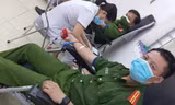 Cán bộ, chiến sỹ công an hiến máu cứu bé 6 tuổi qua cơn nguy kịch