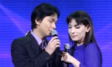Mạnh Quỳnh hé lộ nguyên nhân thực sự phía sau thói quen vịn eo Phi Nhung khi song ca