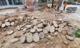 Cận cảnh các tuyến phố lát đá phá vỡ kết cấu vỉa hè Hà Nội