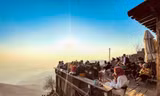 Giới trẻ nô nức đổ về 'thiên đường mây' Tà Xùa ngắm hoàng hôn