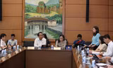 Đại biểu thảo luận tại tổ ảnh: Như Ý