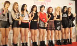 Nayeon (TWICE) năm lần bảy lượt mặc đồ một mình một kiểu, muốn chơi trội hay gì?