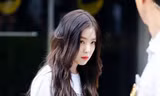 Phong thái lạnh lùng đã thành thương hiệu của Irene bỗng bị lôi ra chỉ trích giữa tâm bão
