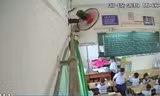Hình ảnh cô giáo H đánh học sinh bị phụ huynh đặt camera quay lại