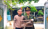 Con vật lạ nghi thú quý hiếm đi lạc vào vườn nhà dân