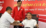 Bí thư Tỉnh uỷ Khánh Hòa hiến máu tại Chủ nhật Đỏ