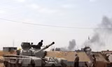 Binh sỹ Iraq trong chiến dịch giành lại quyền kiểm soát nhà máy lọc dầu Baiji. (Nguồn: AFP/TTXVN)