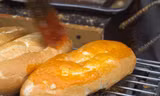 Bánh mì nướng ớt đỏ