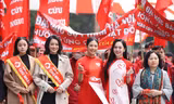 Hàng nghìn sinh viên diễu hành hưởng ứng ‘Chủ Nhật Đỏ 2024’