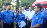 T.Ư Hội Sinh viên Việt Nam thăm, tặng quà đội hình 'Tiếp sức mùa thi' tại Thừa Thiên - Huế