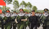Người lính trẻ rèn luyện dưới nắng Hòa Lạc, sẵn sàng cho Lễ diễu binh A80