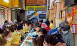Chen chúc cả trưa mua vàng vía Thần tài cầu may