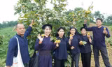 Người nông dân xứ Lạng tự hào với đặc sản quê mình. Ảnh: Duy Chiến