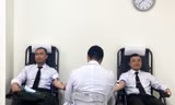 Cán bộ, chiến sĩ công an Sơn La hiến máu khẩn cấp cứu 2 bệnh nhân qua cơn nguy kịch