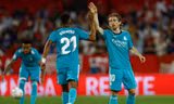 Thắng ngược 3-2, Real Madrid chạm tay vào ngai vàng La Liga