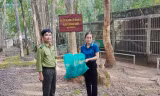 Hạt Kiểm lâm TP.Kon Tum bàn giao cá thể trăn đất