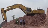 Hiện trường vụ khai thác đất trái phép.